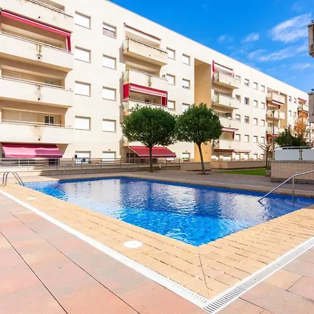 Elegant In 85 M² With Pool Daire *